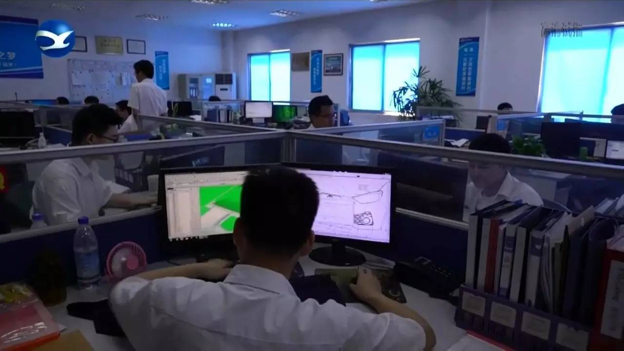 鄭敏 從計算機培訓(xùn)到中國檢具行業(yè)的開拓領(lǐng)航者
